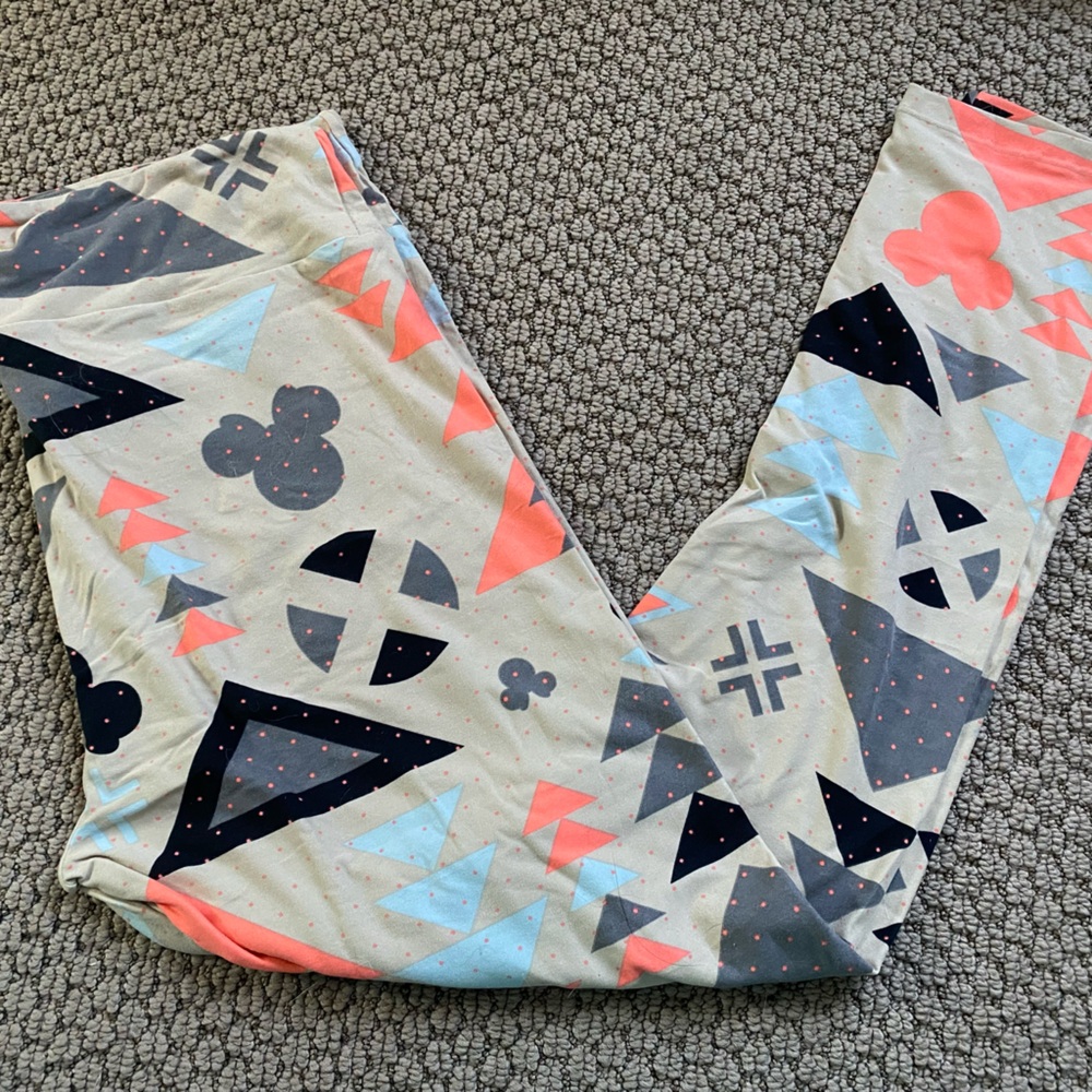 LuLaRoe Disney collection plus size tan Minnie Mouse leggings